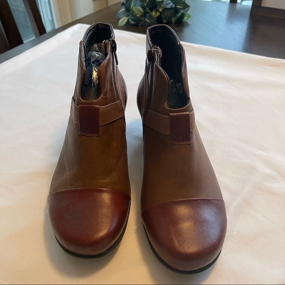 NAOT Ankle Bootie Boots Size 39, 8.5 USA | Buttery Soft | Made in Israel - Picture 5 of 11